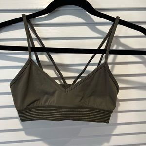 Lululemon sports bra size 6